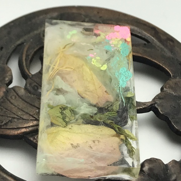 Rose petal resin pendant large bar with hole - Picture 5 of 16